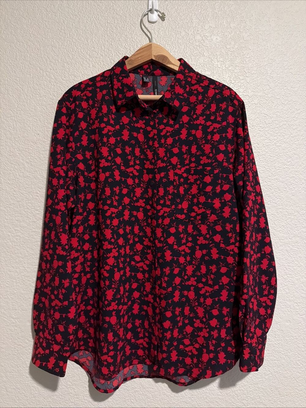 NEW MNG Blouse Top Button Down Luxury Money Career Dressy Work Black & Red Sz 10
